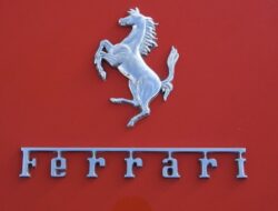 Ferrari bersiap memproduksi kendaraan elektrik pertamanya