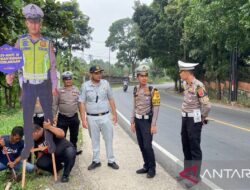 Polres Cianjur pasang delapan patung polisi di titik rawan