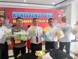 Polda Jambi gagalkan peredaran 3,9 kg sabu dan 19 ribu butir ekstasi