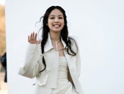 Jennie BLACKPINK Minta Maaf Isap Vape di Dalam Ruangan