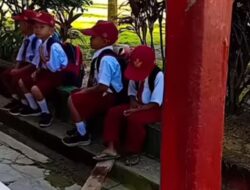 Viral! Kisah Haru Siswa SD Pakai Sandal di Hari Pertama Sekolah, Orang Tua Tak Mampu Beli Sepatu