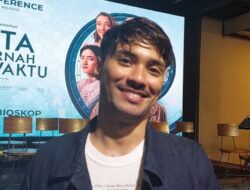 Dibintangi Refal Hady, Film Cinta Tak Pernah Tepat Waktu Rilis Poster Resmi