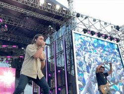 Pecah! Charly dan Restu van Houten Duet di LMAC Super Hitz Fest 2024