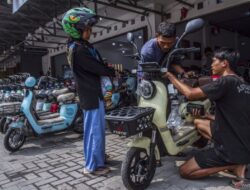 Berapa besaran pajak sepeda motor listrik?